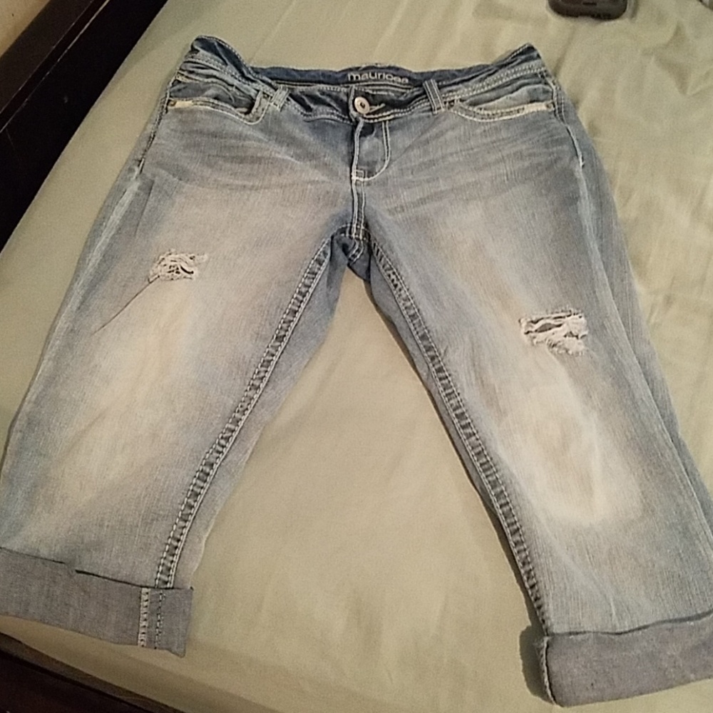 Maurices capris